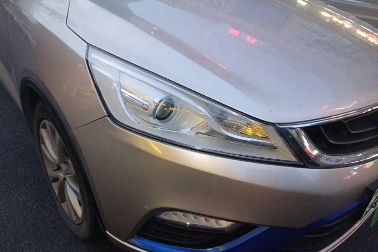 Used Geely Auto Emgrand GS 2016 Elegant Edition 1.8L Manual LingShang Model Right Front Headlight