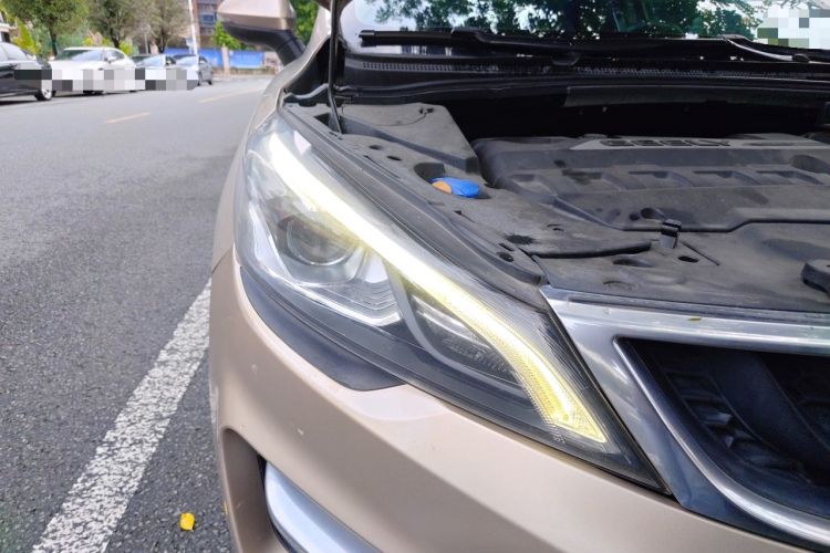 Used Geely Auto Emgrand GS 2016 Sport Edition 1.3T Manual LingShang Model Right Front Headlight