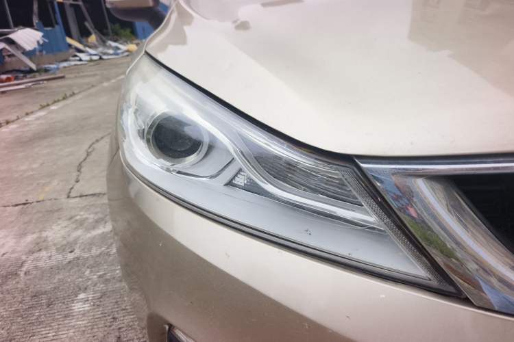 Used Geely Auto Emgrand GS 2016 Elegant Edition 1.8L Manual LingShang Model Right Front Headlight