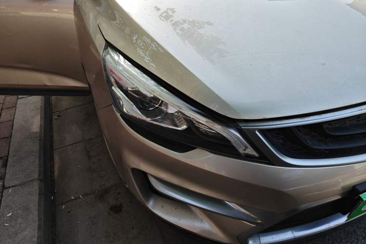 Used Geely Auto Emgrand GS 2016 Sports Edition 1.8L Manual LingShang Model Right Front Headlight