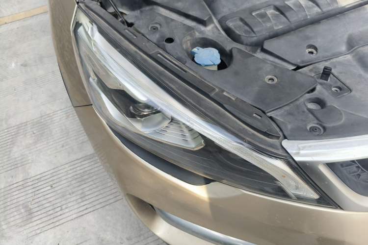 Used Geely Auto Emgrand GS 2016 Sport Edition 1.3T Manual LingShang Model Right Front Headlight