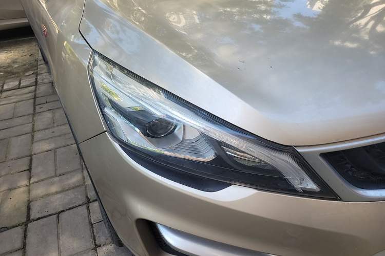 Used Geely Auto Emgrand GS 2016 Sport Edition 1.3T Automatic LingShang Model Right Front Headlight