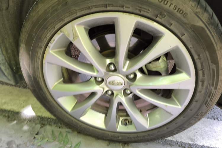 Used Geely Auto Emgrand GS 2016 Elegant Edition 1.8L Automatic LingShang Model Right Front Wheel Hub