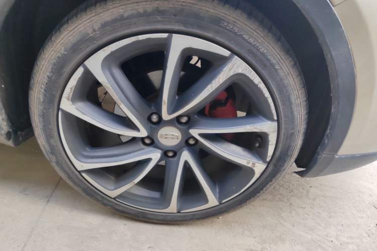 Used Geely Auto Emgrand GS 2016 Sport Edition 1.3T Automatic ZhenShang Model Right Front Wheel Hub