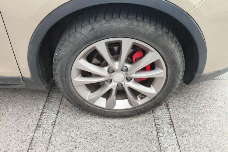 Used Geely Auto Emgrand GS 2016 Sports Edition 1.8L Manual LingShang Model Right Front Wheel Hub