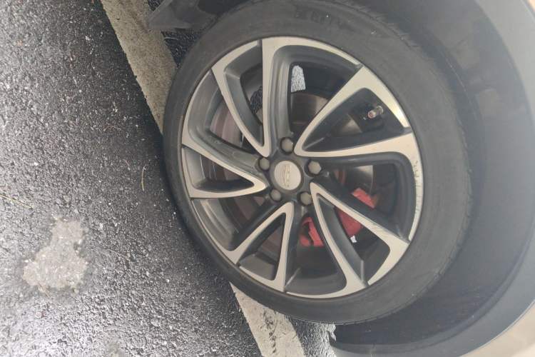 Used Geely Auto Emgrand GS 2016 Sport Edition 1.3T Automatic ZhenShang Model Right Front Wheel Hub