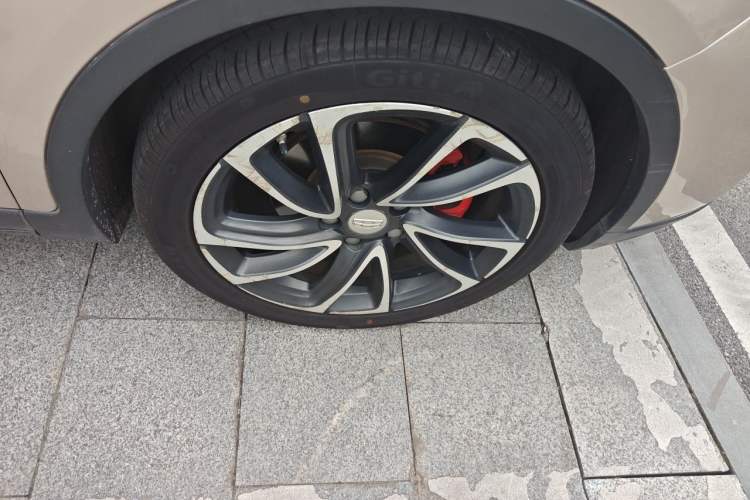 Used Geely Auto Emgrand GS 2016 Sport Edition 1.3T Automatic ZhenShang Model Right Front Wheel Hub