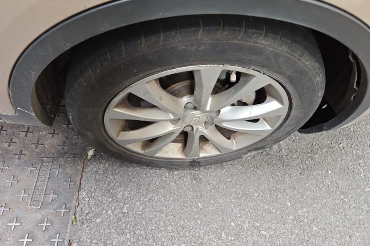 Used Geely Auto Emgrand GS 2016 Elegant Edition 1.3T Manual LingShang Model Right Front Wheel Hub