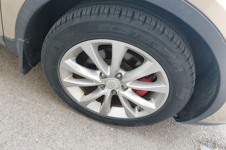 Used Geely Auto Emgrand GS 2016 Sport Edition 1.3T Automatic LingShang Model Right Front Wheel Hub