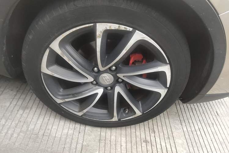 Used Geely Auto Emgrand GS 2016 Sport Edition 1.3T Automatic ZhenShang Model Right Front Wheel Hub
