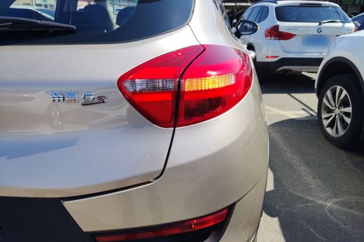 Used Geely Auto Emgrand GS 2016 Sport Edition 1.3T Automatic LingShang Model Right Rear Taillight