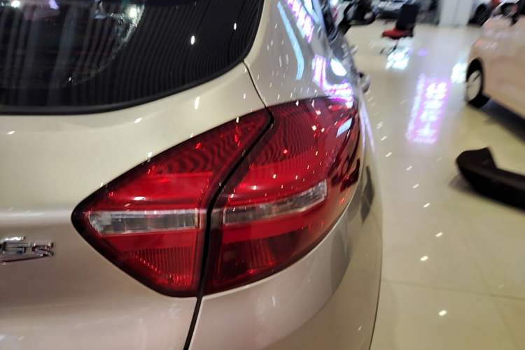 Used Geely Auto Emgrand GS 2016 Sports Edition 1.8L Manual LingShang Model Right Rear Taillight