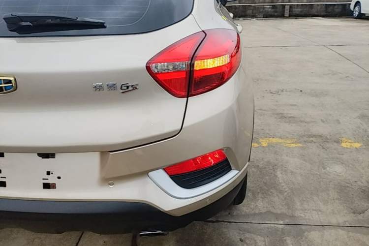 Used Geely Auto Emgrand GS 2016 Elegant Edition 1.3T Automatic LingShang Model Right Rear Taillight