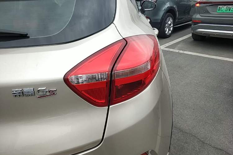 Used Geely Auto Emgrand GS 2016 Elegant Edition 1.8L Manual LingShang Model Right Rear Taillight