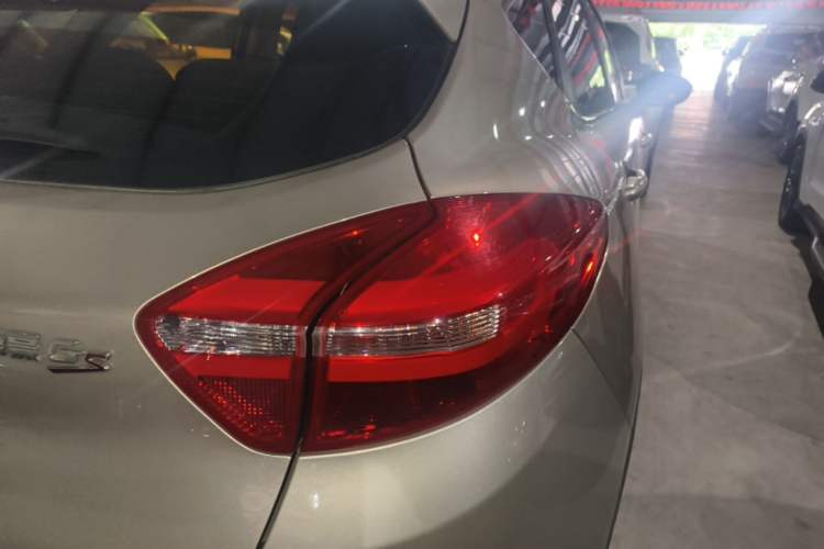 Used Geely Auto Emgrand GS 2016 Sport Edition 1.3T Automatic LingShang Model Right Rear Taillight