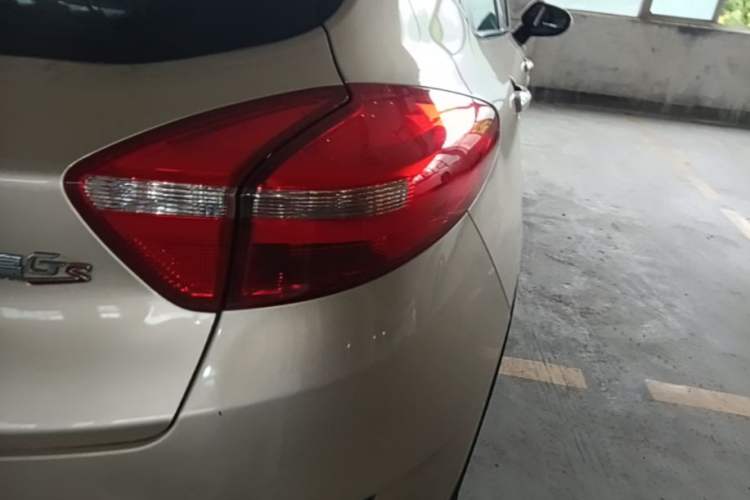Used Geely Auto Emgrand GS 2016 Sport Edition 1.3T Automatic LingShang Model Right Rear Taillight