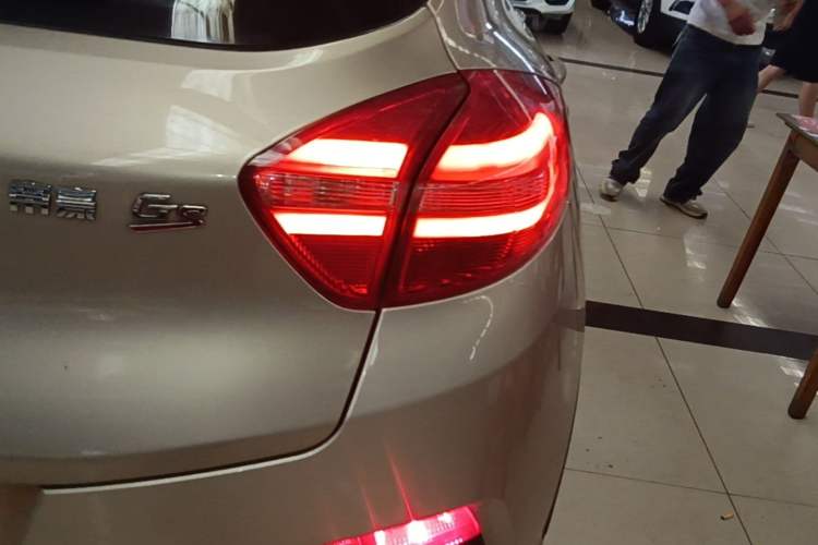 Used Geely Auto Emgrand GS 2016 Elegant Edition 1.3T Automatic LingShang Model Right Rear Taillight