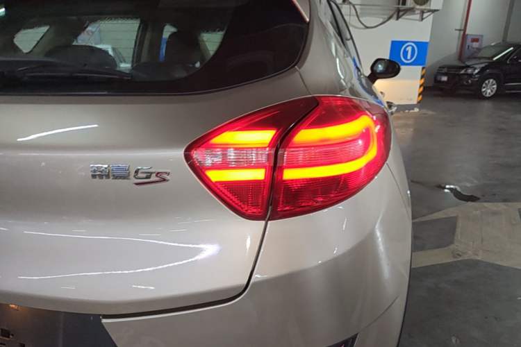 Used Geely Auto Emgrand GS 2016 Sport Edition 1.8L Automatic LingShang Model Right Rear Taillight