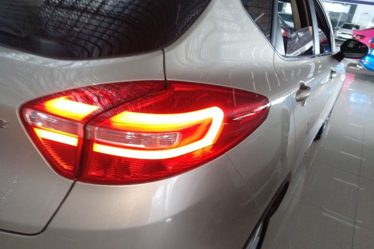 Used Geely Auto Emgrand GS 2016 Elegant Edition 1.8L Automatic LingShang Model Right Rear Taillight