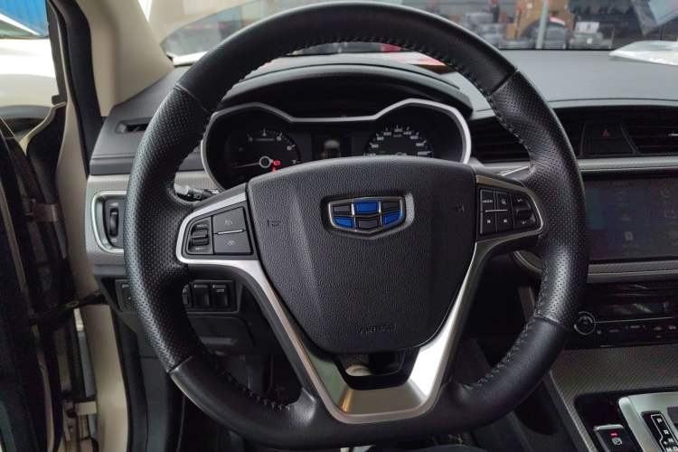 Used Geely Auto Emgrand GS 2016 Elegant Edition 1.8L Automatic LingShang Model Steering Wheel
