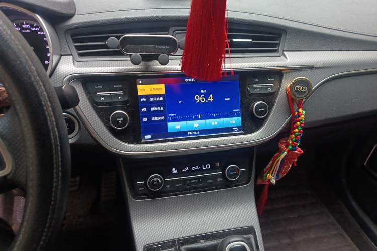 Used Geely Auto Emgrand GS 2016 Sports Edition 1.8L Manual LingShang Model Audio And AC Panel