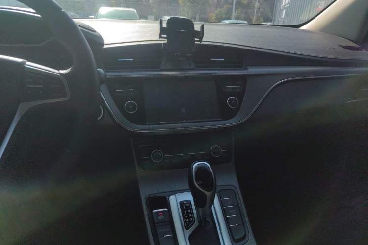 Used Geely Auto Emgrand GS 2016 Elegant Edition 1.3T Automatic LingShang Model Audio And AC Panel
