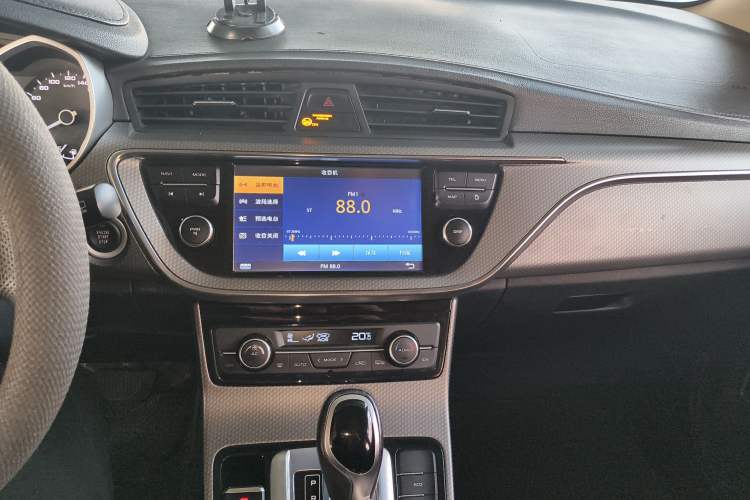 Used Geely Auto Emgrand GS 2016 Elegant Edition 1.3T Automatic LingShang Model Audio And AC Panel