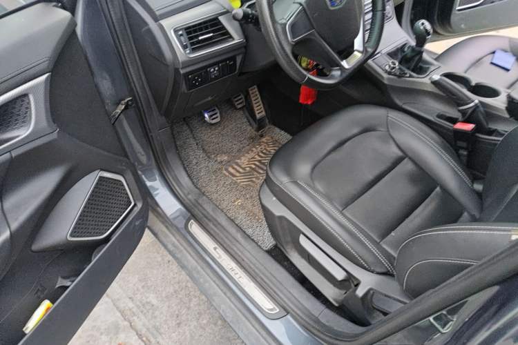Used Geely Auto Emgrand GS 2016 Sports Edition 1.8L Manual LingShang Model Driver Seat