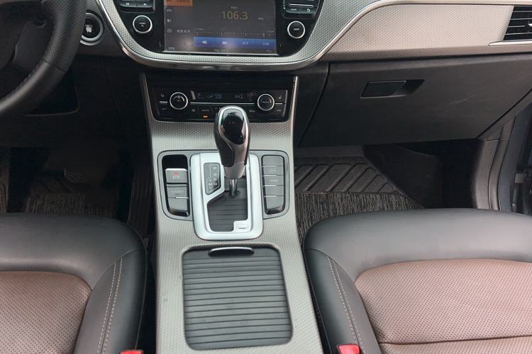 Used Geely Auto Emgrand GS 2016 Elegant Edition 1.3T Automatic ZhenShang Model Gear Lever