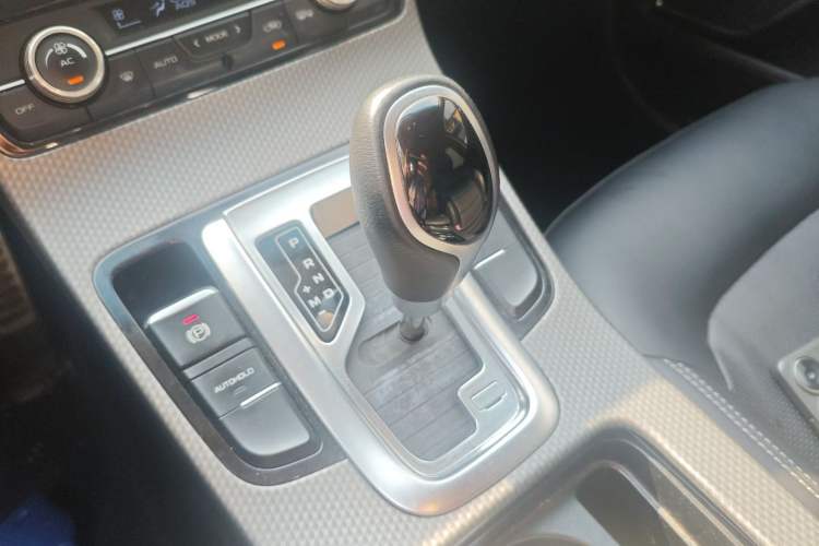 Used Geely Auto Emgrand GS 2016 Sport Edition 1.3T Automatic LingShang Model Gear Lever