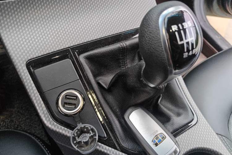 Used Geely Auto Emgrand GS 2016 Sports Edition 1.8L Manual LingShang Model Gear Lever