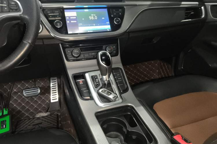 Used Geely Auto Emgrand GS 2016 Sport Edition 1.3T Automatic ZhenShang Model Gear Lever