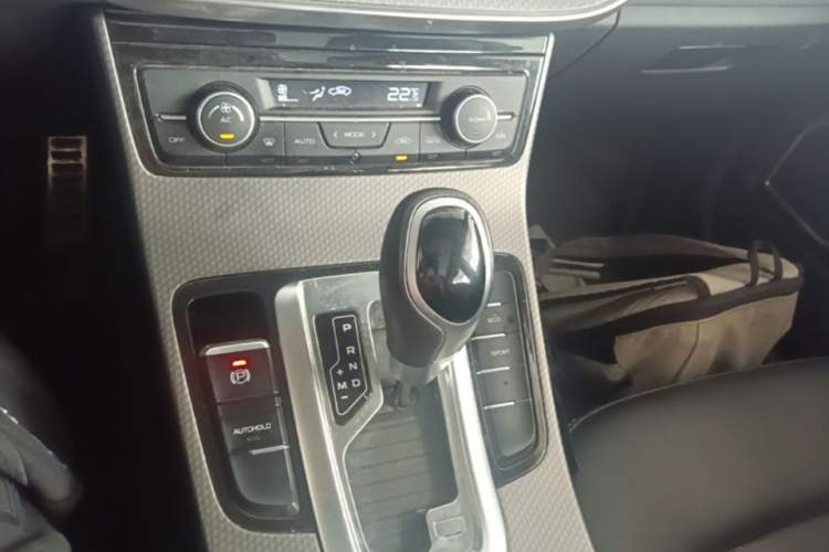 Used Geely Auto Emgrand GS 2016 Sport Edition 1.8L Automatic LingShang Model Gear Lever