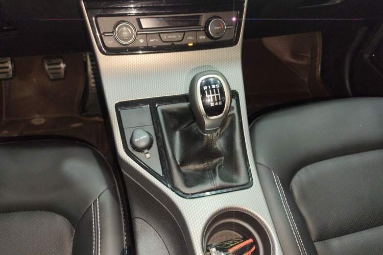 Used Geely Auto Emgrand GS 2016 Sport Edition 1.3T Manual LingShang Model Gear Lever