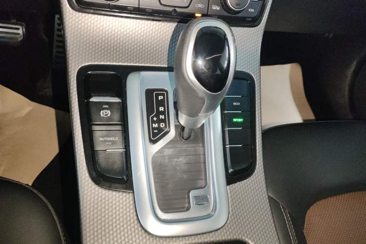 Used Geely Auto Emgrand GS 2016 Sport Edition 1.3T Automatic ZhenShang Model Gear Lever