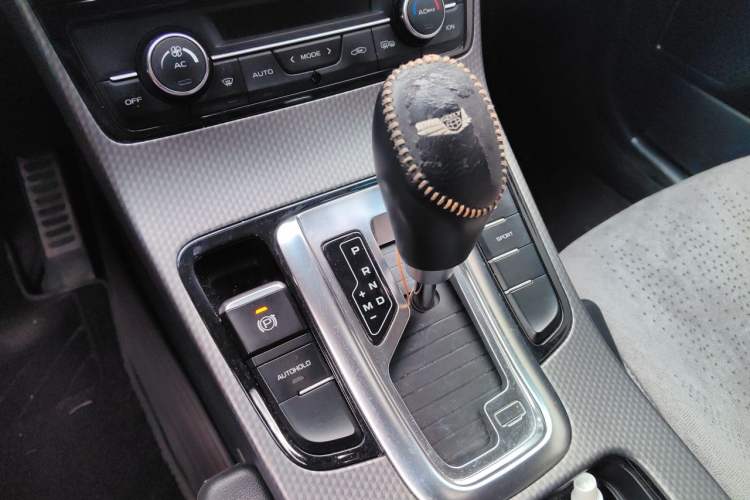 Used Geely Auto Emgrand GS 2016 Sport Edition 1.8L Automatic LingShang Model Gear Lever