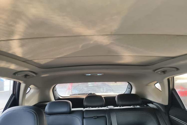 Used Geely Auto Emgrand GS 2016 Elegant Edition 1.3T Automatic LingShang Model Headliner