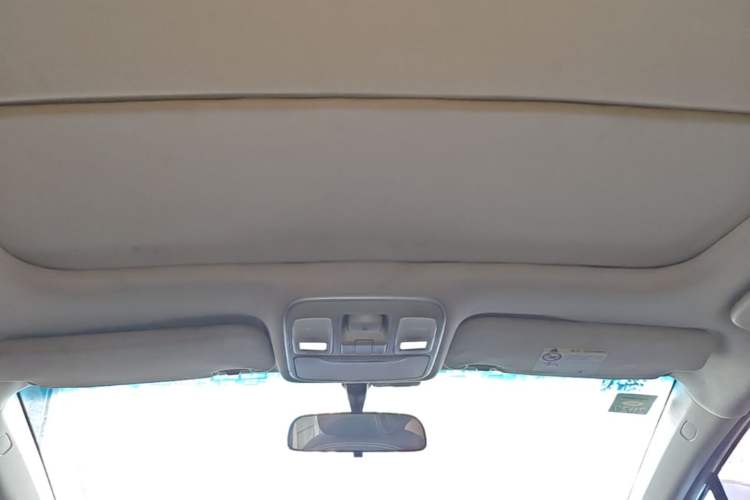 Used Geely Auto Emgrand GS 2016 Elegant Edition 1.3T Automatic LingShang Model Headliner