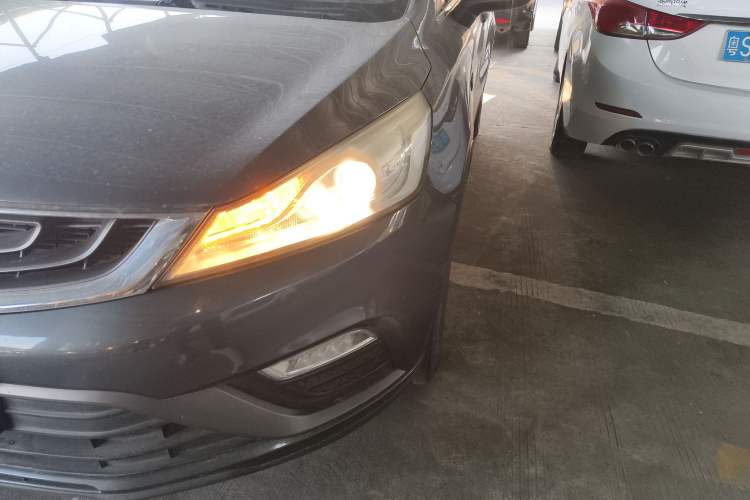 Used Geely Auto Emgrand GS 2016 Elegant Edition 1.3T Automatic LingShang Model Left Front Headlight