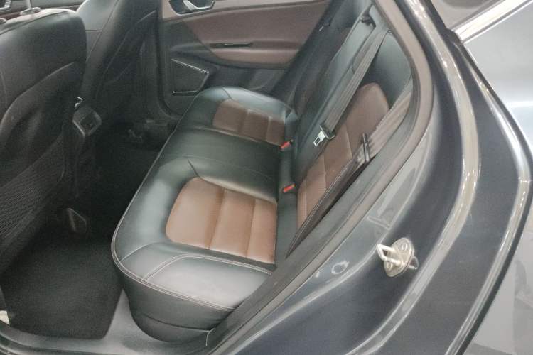 Used Geely Auto Emgrand GS 2016 Sport Edition 1.3T Automatic ZhenShang Model Left Rear Seat