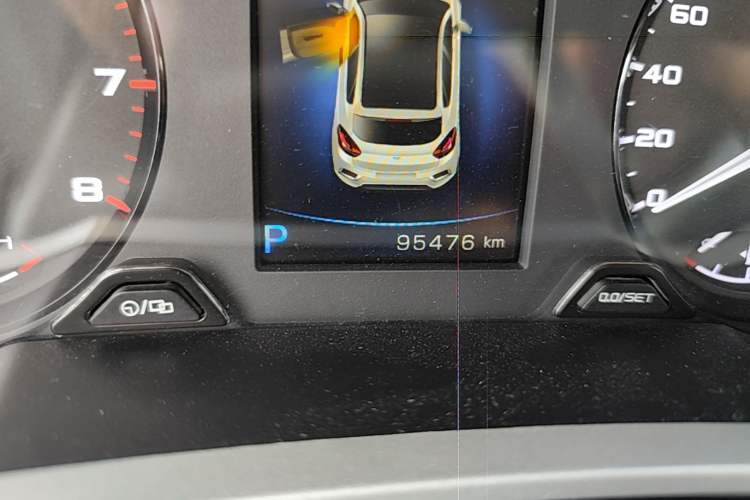Used Geely Auto Emgrand GS 2016 Sport Edition 1.3T Automatic LingShang Model Odometer Close Up