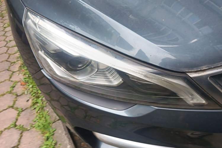 Used Geely Auto Emgrand GS 2016 Sports Edition 1.8L Manual LingShang Model Right Front Headlight