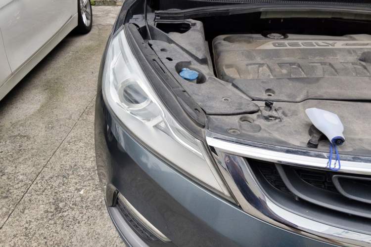 Used Geely Auto Emgrand GS 2016 Elegant Edition 1.3T Automatic LingShang Model Right Front Headlight