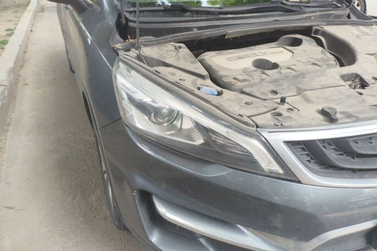 Used Geely Auto Emgrand GS 2016 Sport Edition 1.8L Automatic LingShang Model Right Front Headlight