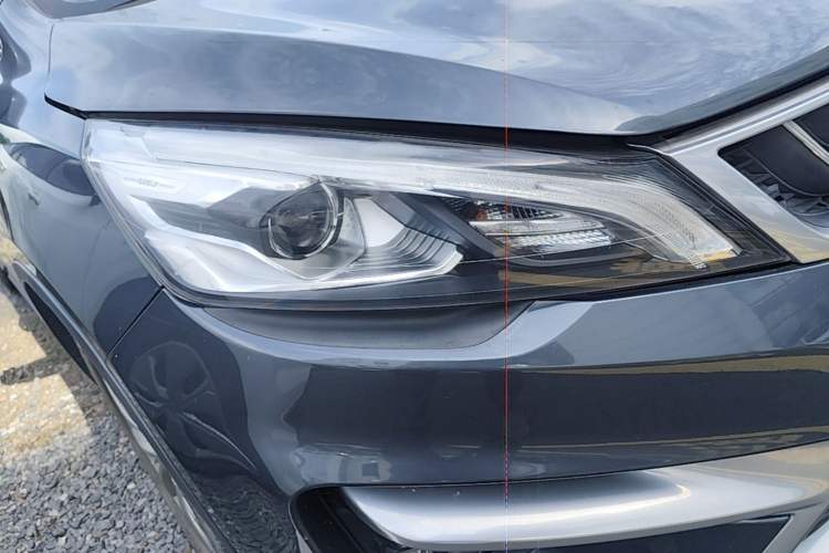 Used Geely Auto Emgrand GS 2016 Sport Edition 1.3T Automatic LingShang Model Right Front Headlight