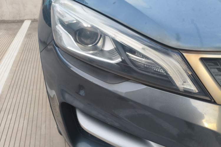 Used Geely Auto Emgrand GS 2016 Sport Edition 1.8L Automatic LingShang Model Right Front Headlight
