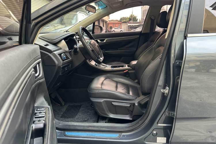 Used Geely Auto Emgrand GS 2016 Elegant Edition 1.3T Automatic LingShang Model Right Front Seat