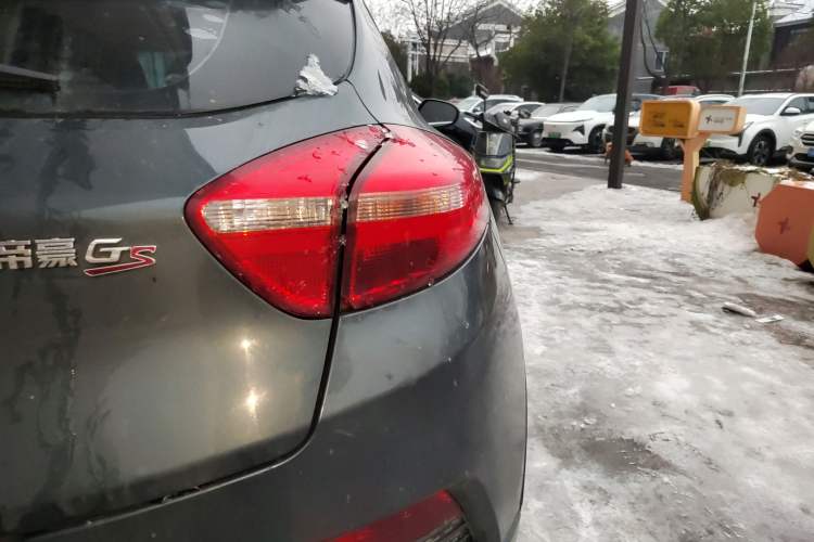 Used Geely Auto Emgrand GS 2016 Elegant Edition 1.8L Automatic LingShang Model Right Rear Taillight