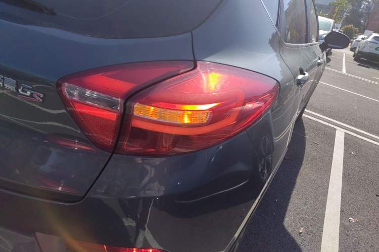 Used Geely Auto Emgrand GS 2016 Elegant Edition 1.3T Automatic LingShang Model Right Rear Taillight