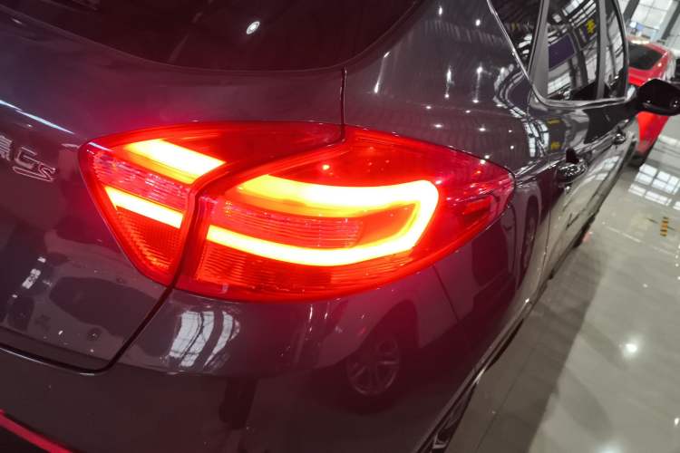 Used Geely Auto Emgrand GS 2016 Sport Edition 1.3T Automatic ZhenShang Model Right Rear Taillight